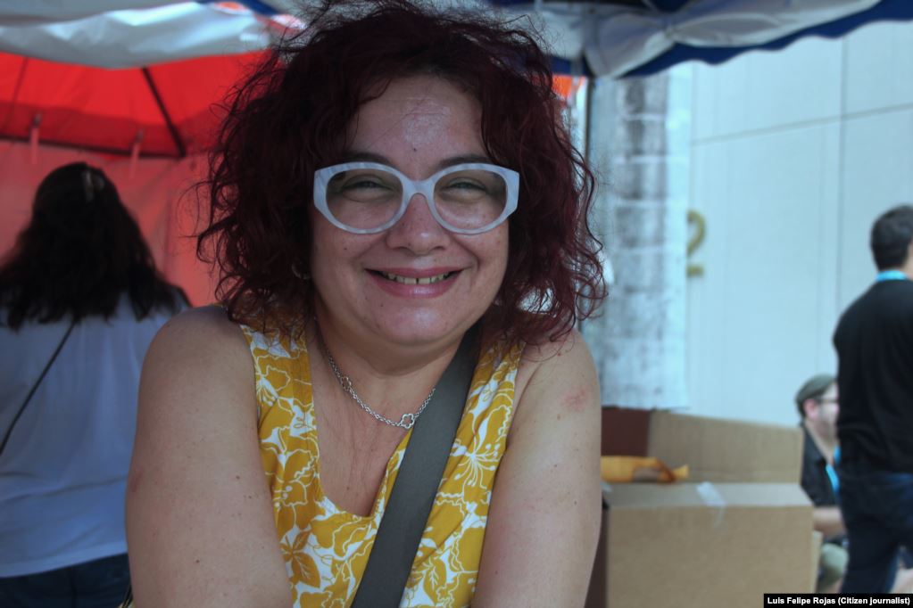 Verónica Cervera, escritora cubana. Foto: Luis F. Rojas, Nov. 2015, Miami.